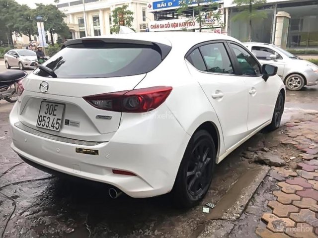Cần bán Mazda 3 1.5 AT Facelift đời 2017, màu trắng