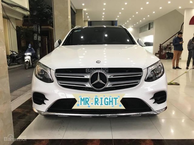 Mercedes GLC300 4Matic 2017, màu trắng