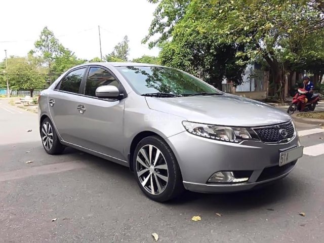 Bán xe Kia Forte sản xuất 2013, màu bạc chính chủ, giá tốt