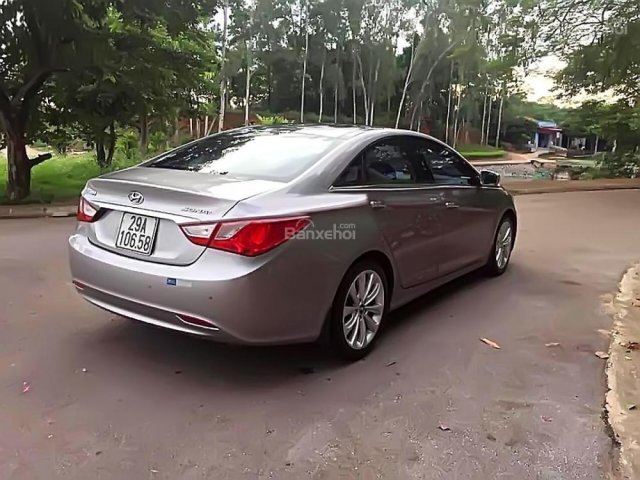 Bán xe Hyundai Sonata 2.0 AT năm 2010, màu xám, nhập khẩu số tự động