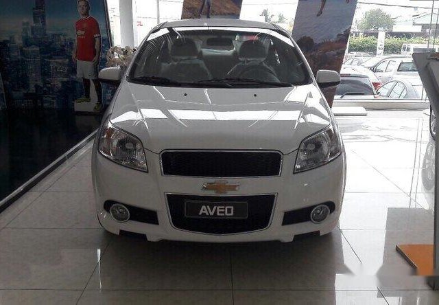 Cần bán Chevrolet Aveo MT 2018, màu trắng, 459tr