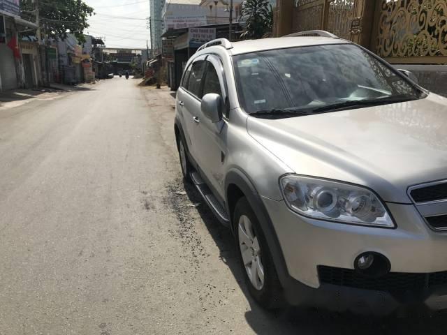 Bán xe Chevrolet Captiva LT đời 2007, màu bạc, giá tốt