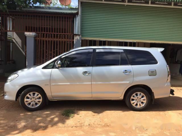 Bán Toyota Innova đời 2010, màu bạc còn mới, giá tốt