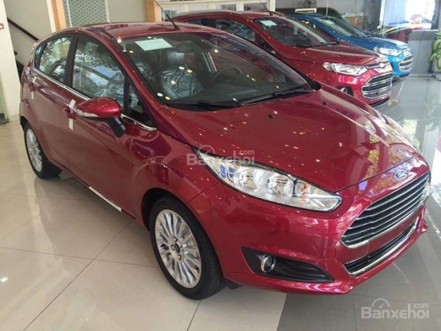 Bán Ford Fiesta 1.5 Hatchback năm 2018, mới 100%, màu đỏ, giá tốt. L/H 0907782222