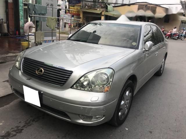 Bán Lexus LS 430L sản xuất 2001, màu bạc, nhập khẩu nguyên chiếc, giá chỉ 490 triệu