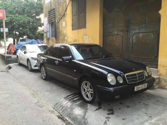 Bán xe Mercedes E230 năm 1997, màu đen