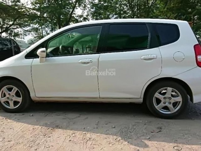 Cần bán Honda Jazz đời 2007, màu trắng, nhập khẩu xe gia đình, 288tr