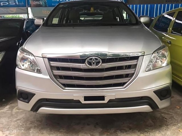 Bán Toyota Innova 2.0E đời 2014, màu bạc, giá chỉ 630 triệu