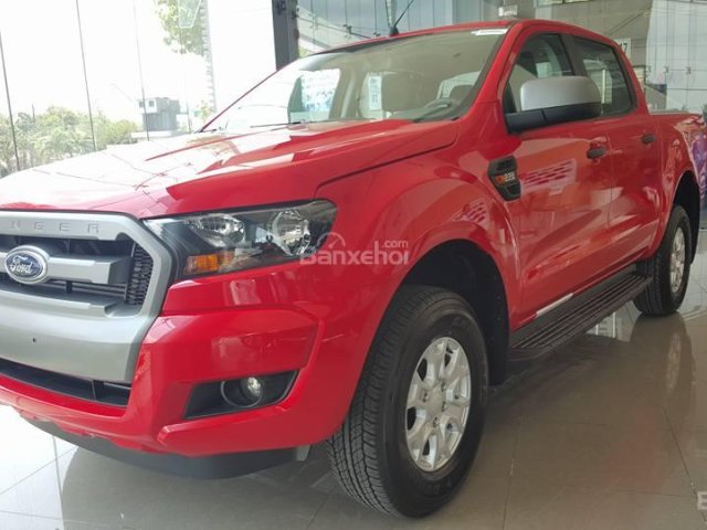 Bán Ford Ranger XLS 2.2AT mới 100% năm 2018, màu đỏ tươi. L/H giá tốt 090.778.2222