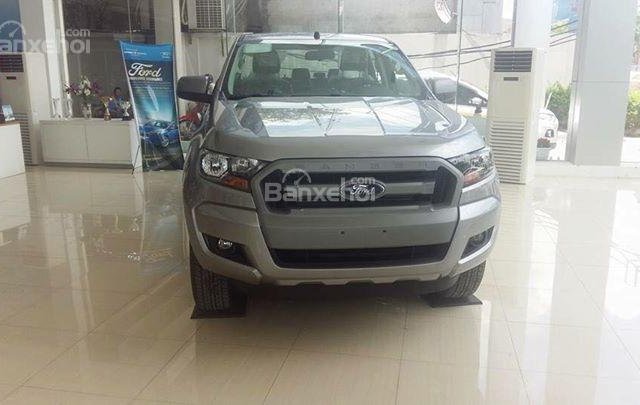 Bán xe Ford Ranger XLS 2.2AT 1 cầu, mới 100% năm 2018, màu bạc. Liên hệ giá tốt 090.778.2222