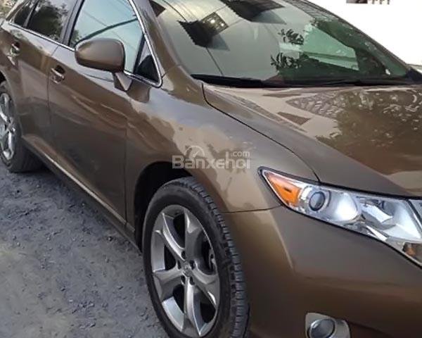 Cần bán xe Toyota Venza đời 2010, màu nâu, nhập khẩu nguyên chiếc xe gia đình, giá tốt