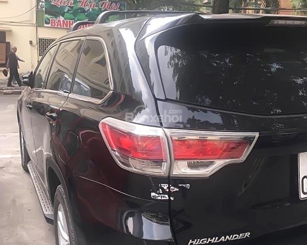 Cần bán xe Toyota Highlander sản xuất 2015, màu đen, xe nhập