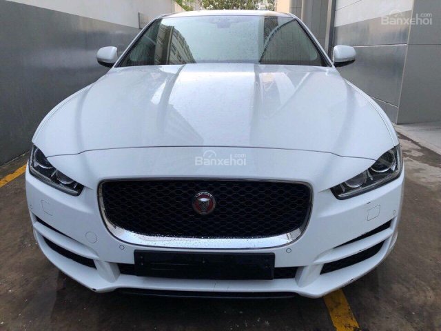 Bán Jaguar XE 2015 Prestige model 2016 màu trắng, xe giao ngay, xe đẹp 0932222253