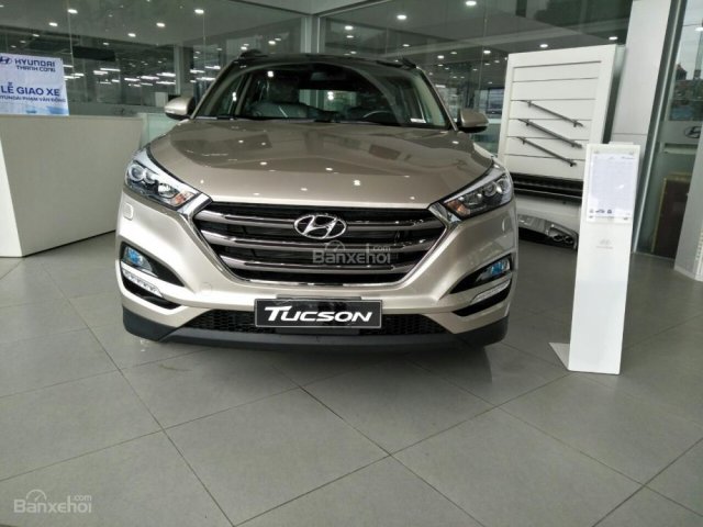 Bán xe Hyundai Tucson 2.0 full bản, máy xăng đặc biệt, sản xuất năm 2018