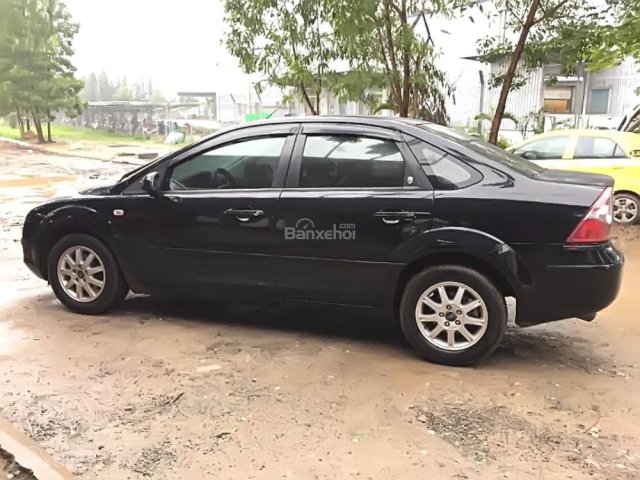 Bán Ford Focus 2006, màu đen giá cạnh tranh