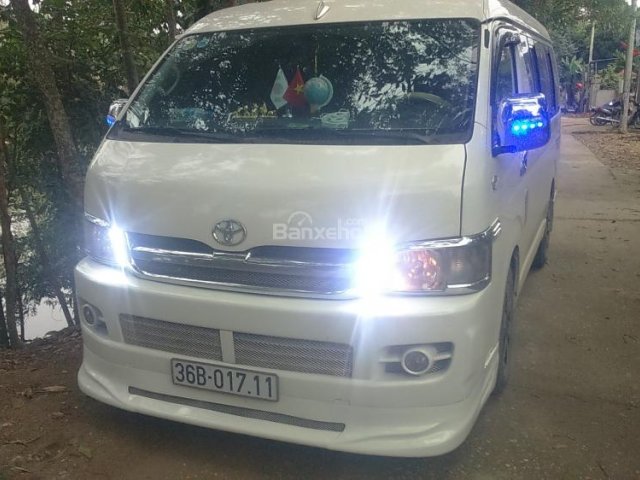 Bán xe Toyota Hiace năm 2005, máy dầu, màu trắng