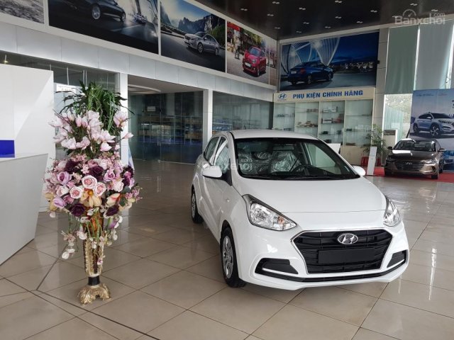 Bán xe Hyundai Grand i10 2018, đủ màu xe giao ngay, số tự động. Thành Trung : 0941.367.999