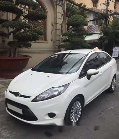 Bán Ford Fiesta năm 2012, màu trắng