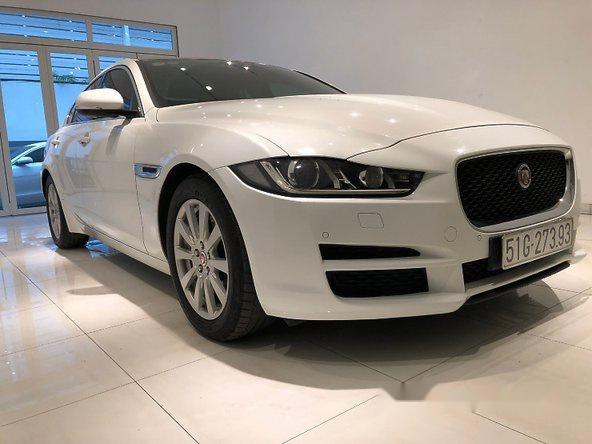 Cần bán Jaguar XE đời 2015, màu trắng, xe nhập số tự động