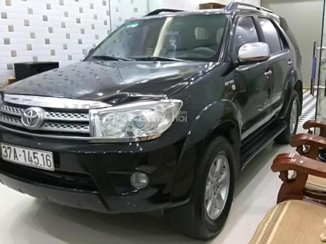 Xe Toyota Fortuner V 4x4AT đời 2009, màu đen số tự động