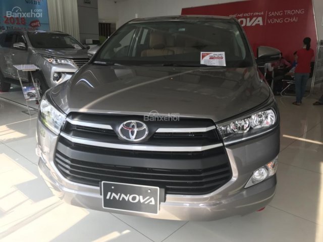 Bán Toyota Innova 2.0E 2018 màu xám, chuyên bán trả góp xe Toyota 2018 tại Toyota An Sương