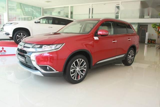 Bán Mitsubishi Outlander đời 2017, màu đỏ, giá 807.5tr