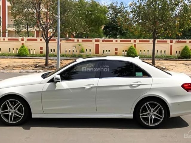 Bán Mercedes E250 AMG đời 2015, màu trắng