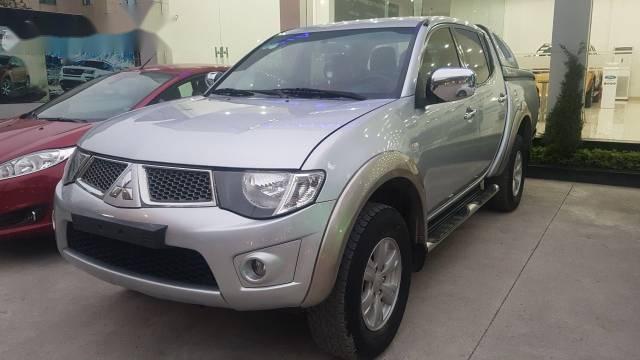 Cần bán lại xe Mitsubishi Triton năm 2011, màu bạc số sàn, 380 triệu