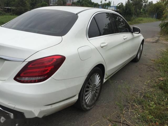 Cần bán xe Mercedes C250 sản xuất năm 2015, màu trắng