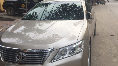 Cần bán Toyota Camry 2.5Q AT đời 2013, giá tốt