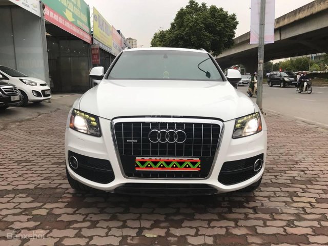 Bán xe Audi Q5 3.2S model 2010, màu trắng, xe nhập