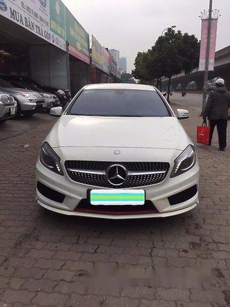 Cần bán Mercedes A250 đời 2013, màu trắng