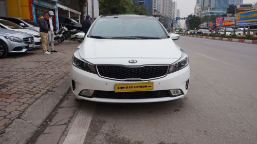 Bán xe Kia Cerato 1.6 AT đời 2017, màu trắng số tự động, 638 triệu