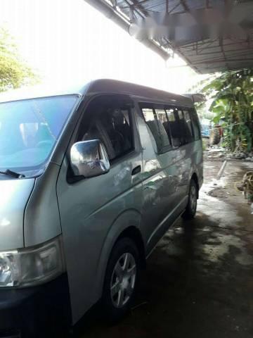 Di cư nước ngoài cần ra đi em Toyota Hiace đời 2007, màu xanh