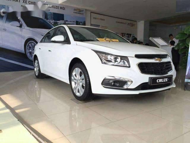 Cần bán Chevrolet Cruze 2018, màu trắng