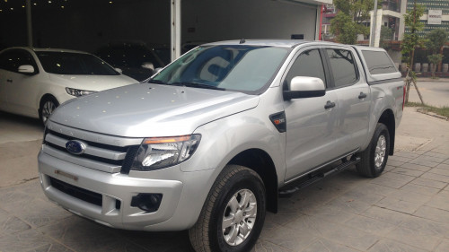 Bán xe Ford Ranger 2.2 AT đời 2015, màu bạc như mới, giá 550tr