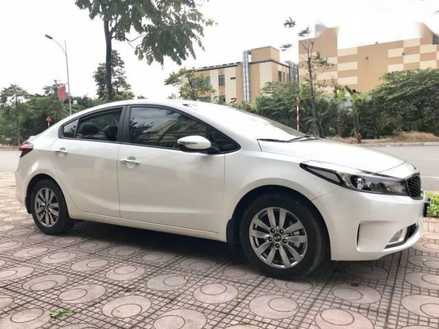 Bán Kia Cerato 1.6MT sản xuất 2017, màu trắng  