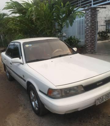 Cần bán gấp Toyota Camry 1989, màu trắng chính chủ