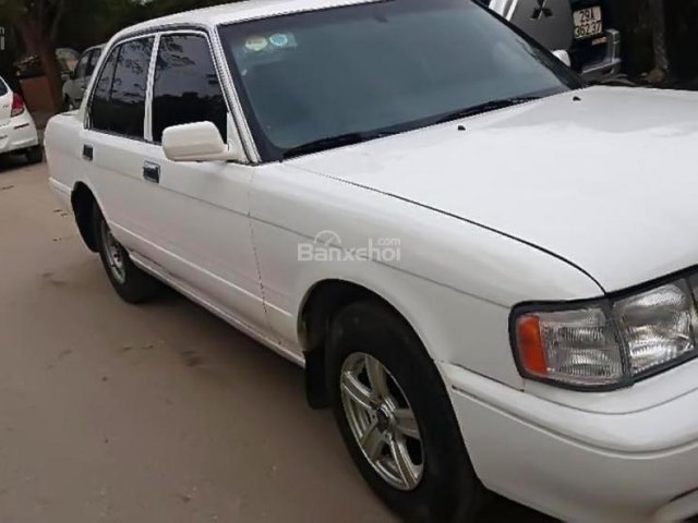 Cần bán gấp Toyota Crown đời 1992, màu trắng, nhập khẩu, giá chỉ 105 triệu