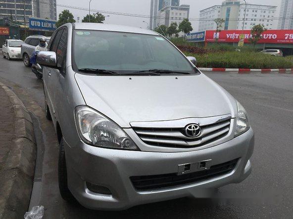 Bán xe Toyota Innova G đời 2010, màu bạc số sàn, giá 470tr