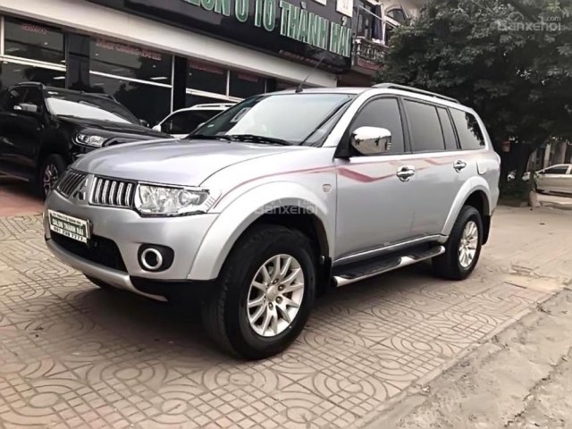 Bán Mitsubishi Pajero Sport đời 2012, màu bạc, nhập khẩu nguyên chiếc số sàn