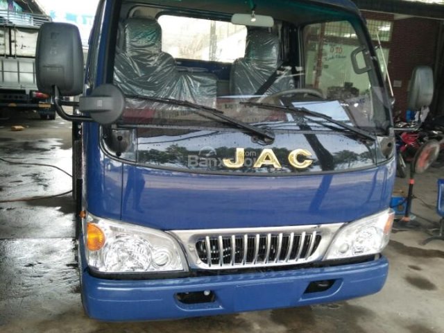 Đại lý bán xe JAC 2.4 tấn thùng bạt Jac 2.3 tấn thùng kín, trả góp tại Đồng Nai0