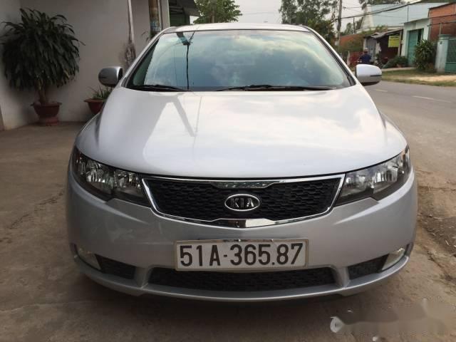 Cần bán Kia Forte 2012, màu bạc