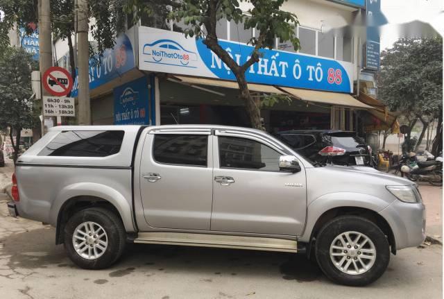 Cần bán xe Toyota Hilux MT 2014 số sàn, giá 508tr