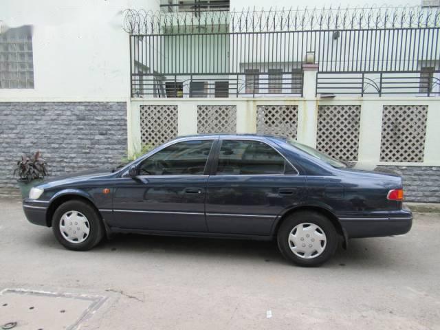 Bán Toyota Camry GLi 2.2L đời 2001, xe nhập giá cạnh tranh