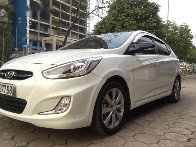 Bán Hyundai Accent AT đời 2015, màu trắng