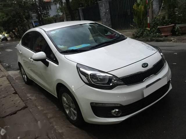 Cần bán Kia Rio MT đời 2016, màu trắng đẹp như mới, 385 triệu