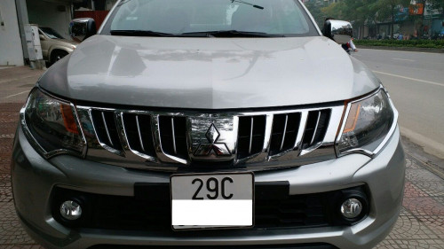 Bán Mitsubishi Triton 2.5 AT đời 2015, màu bạc số tự động giá cạnh tranh