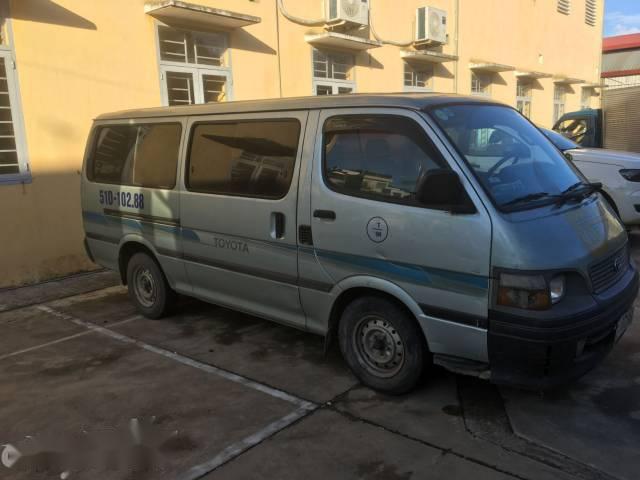 Bán xe Toyota Hiace 2002 giá cạnh tranh