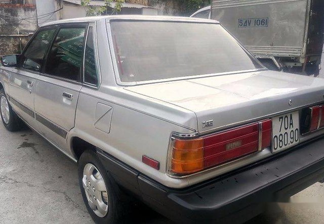Bán xe Toyota Camry sản xuất 1986, 65tr